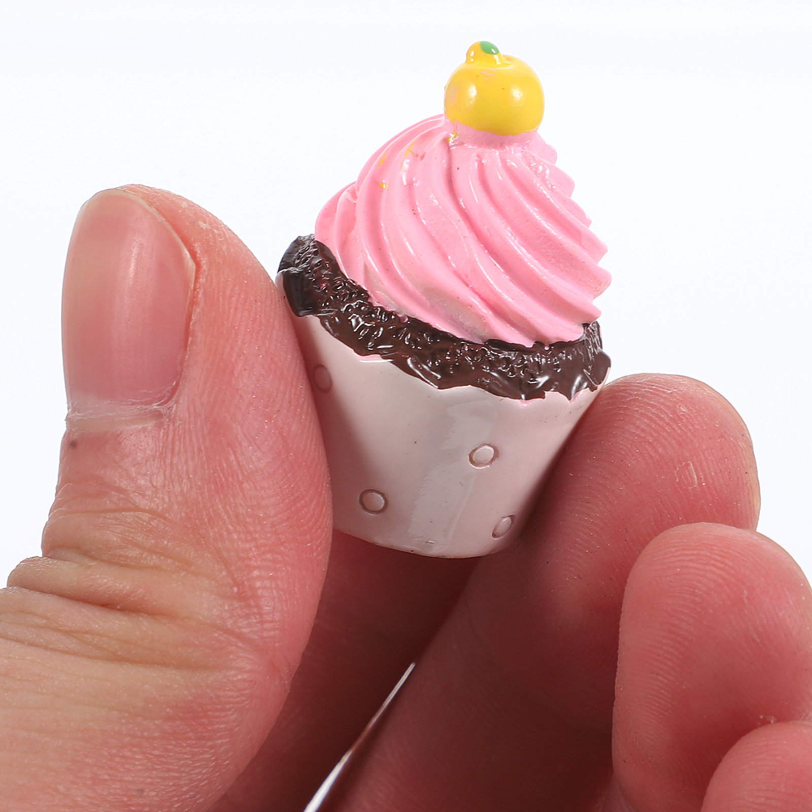 Resin Crafts - 8Pcs Resin Simulated Cupcake DIY Charms
